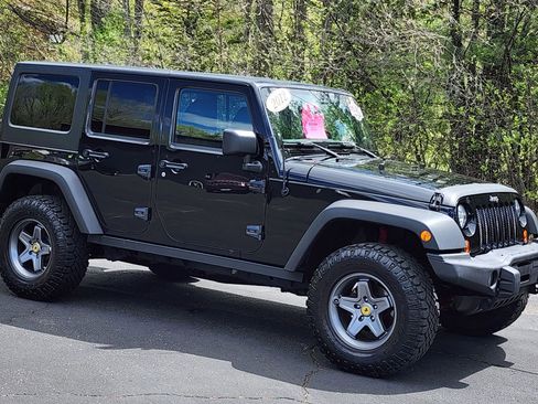 Used 2012 Jeep Wrangler Unlimited Sport AWD/4WD image 2