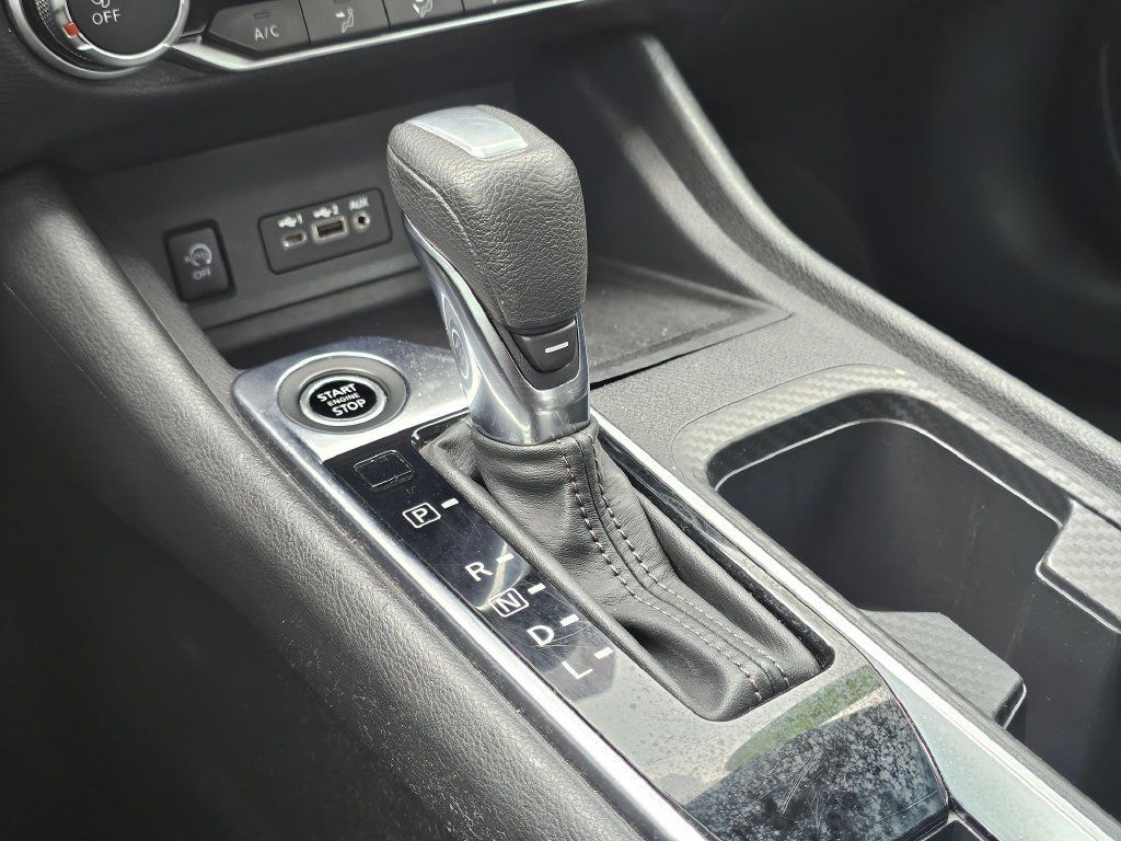 Used 2024 Nissan Sentra SV FWD image 26