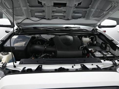 Used 2017 Toyota Tacoma TRD Pro AWD/4WD image 18