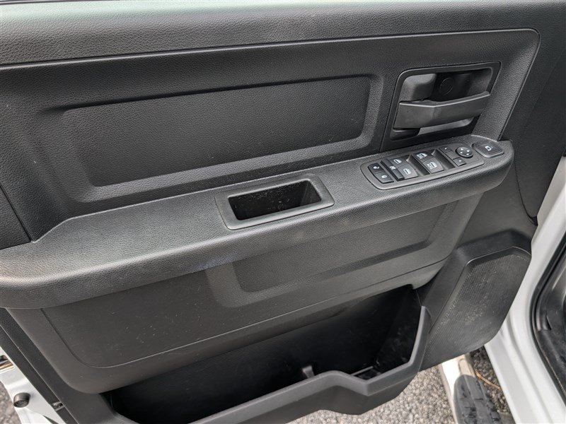 Used 2024 RAM 2500 Tradesman w/ Chrome Appearance Group AWD/4WD image 18