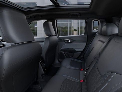 New 2025 Jeep Compass Latitude w/ Sun & Sound Group image 23