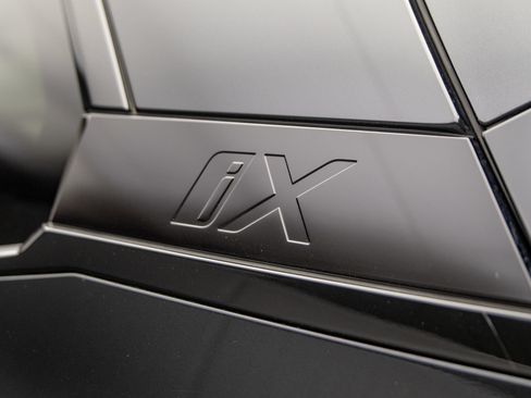 Used 2024 BMW iX xDrive50 w/ Sport Package AWD/4WD image 36
