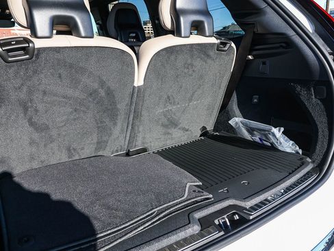 New 2026 Volvo XC90 B5 Plus image 25