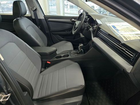 New 2025 Volkswagen Jetta SE image 31