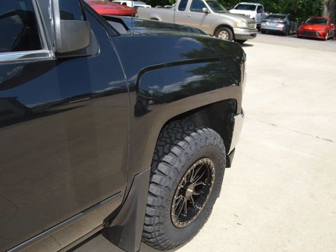 Used 2018 Chevrolet Silverado 1500 LTZ Z71 w/ LTZ Plus Package AWD/4WD image 10