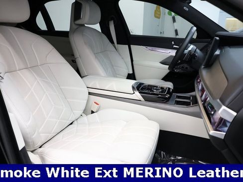 Used 2024 BMW 760i xDrive w/ Executive Package image 14