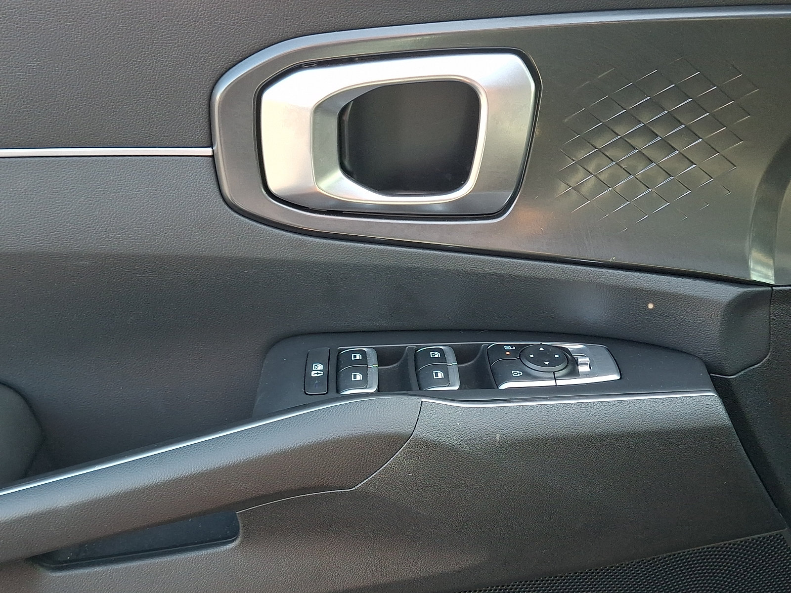 Used 2024 Kia Sorento S w/ Panoramic Sunroof Package FWD image 15