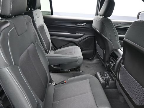 New 2026 Jeep Grand Cherokee L 4WD image 16