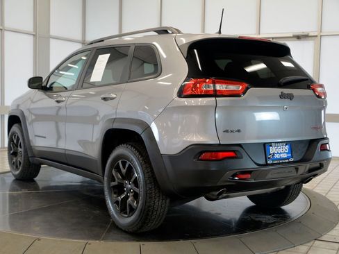 Used 2016 Jeep Cherokee Trailhawk w/ Cold Weather Group image 6