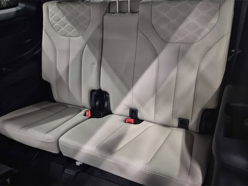 Used 2022 Hyundai Palisade Calligraphy image 11