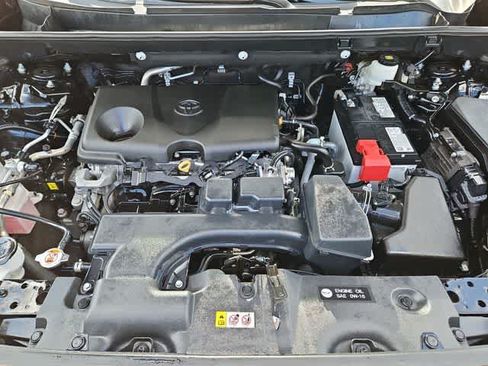 Used 2024 Toyota RAV4 XLE FWD image 12