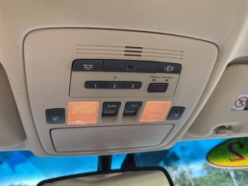 Used 2012 Lexus ES 350 4dr Sdn image 30