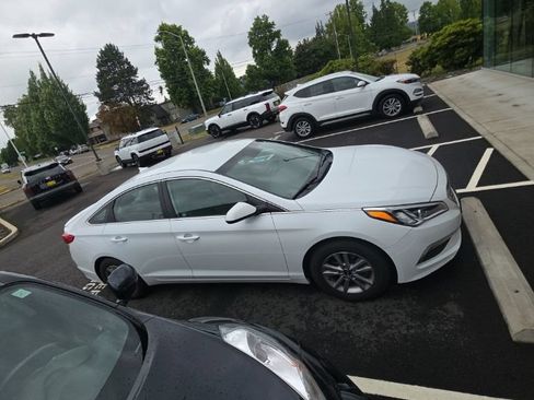Used 2015 Hyundai Sonata SE FWD image 5