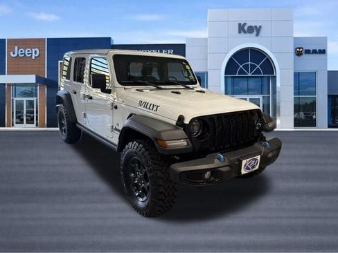 Used 2023 Jeep Wrangler Unlimited w/ Cold Weather Group AWD/4WD image 13