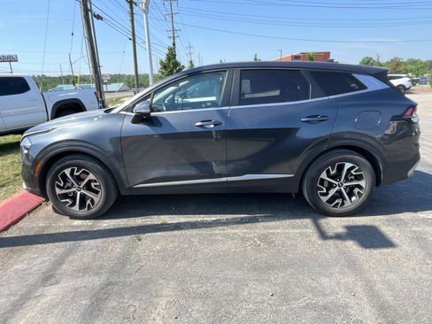 Used 2023 Kia Sportage EX FWD image 3