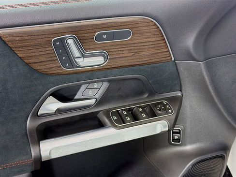 New 2026 Mercedes-Benz GLB 250 4MATIC image 21