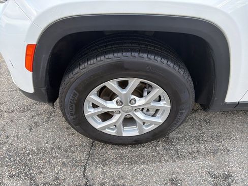 Certified 2023 Jeep Grand Cherokee Limited image 29