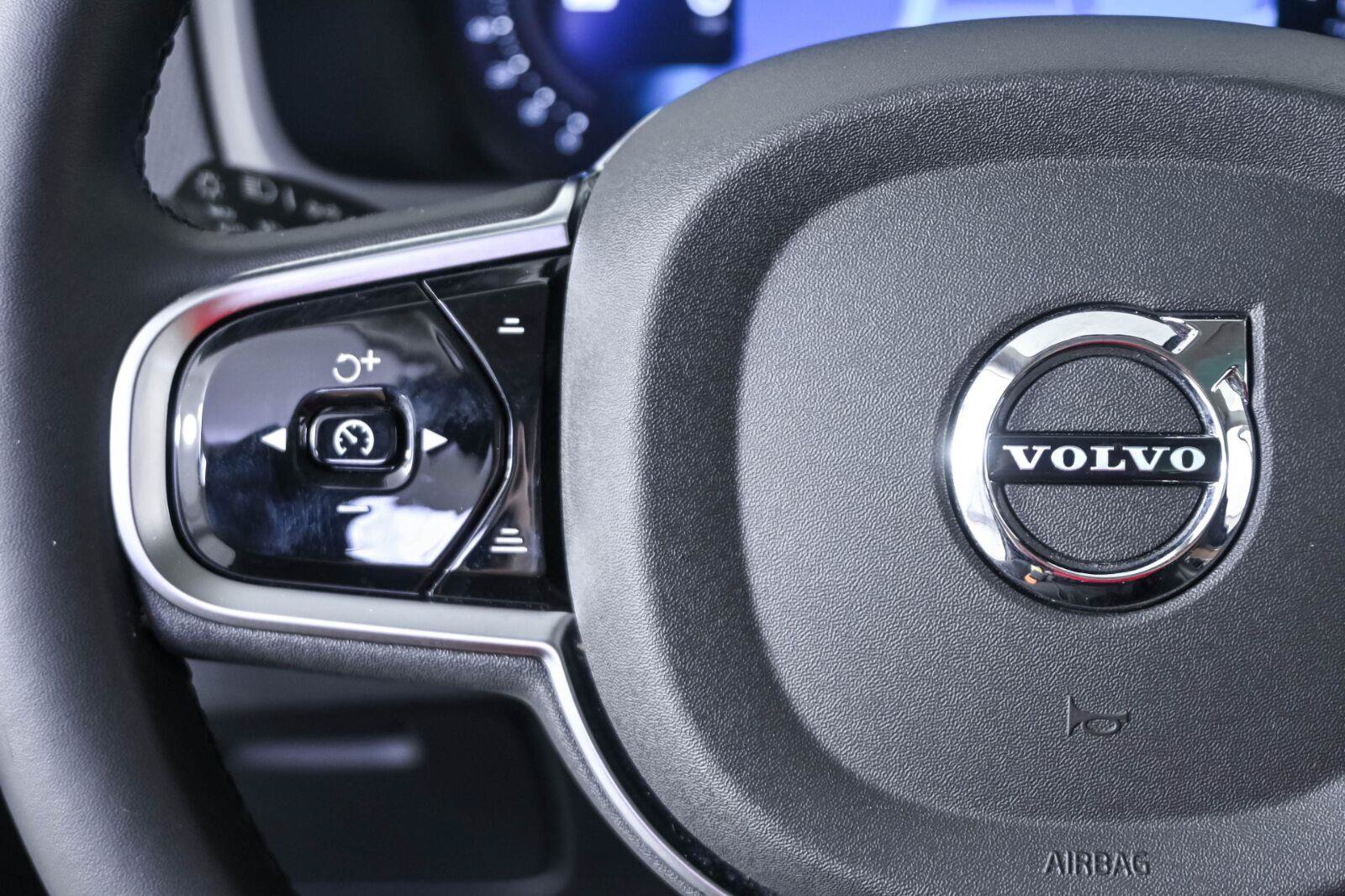 Certified 2024 Volvo XC90 B5 Plus AWD/4WD image 9