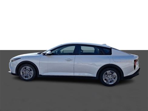 Used 2025 Kia K4 LX image 4