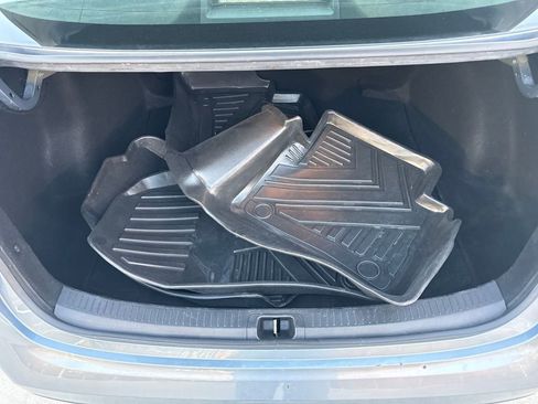 Used 2021 Toyota Corolla LE image 27