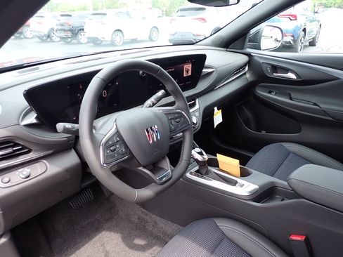 New 2025 Buick Envista Preferred image 16