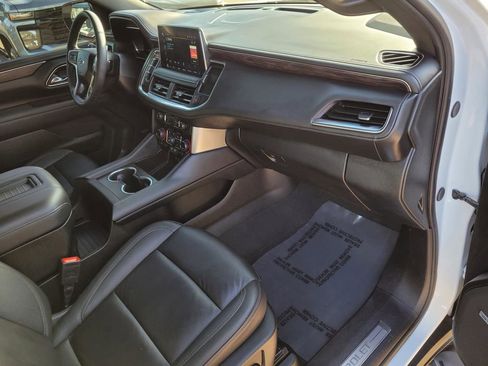 Used 2024 Chevrolet Tahoe Z71 w/ Luxury Package image 11