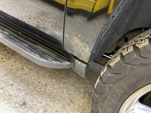 Used 2012 Chevrolet Suburban LTZ image 17