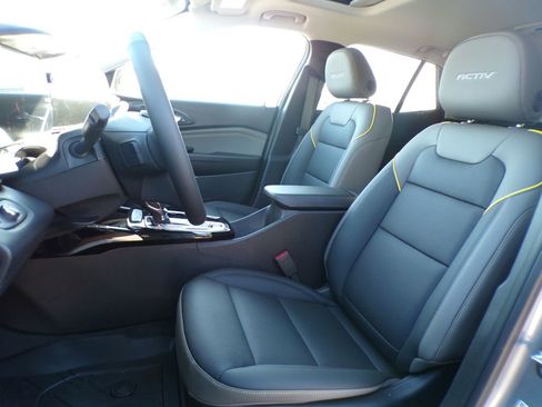 New 2026 Chevrolet Trax ACTIV w/ Sunroof Package FWD image 22