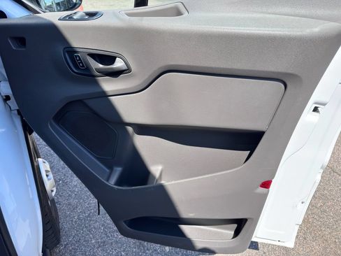 Used 2025 Ford Transit 150 148 Medium Roof AWD image 25