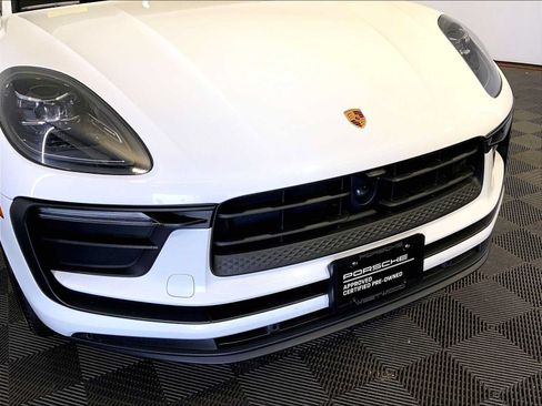Certified 2026 Porsche Macan AWD/4WD image 34