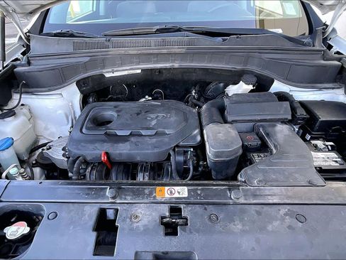 Used 2018 Hyundai Santa Fe Sport image 32