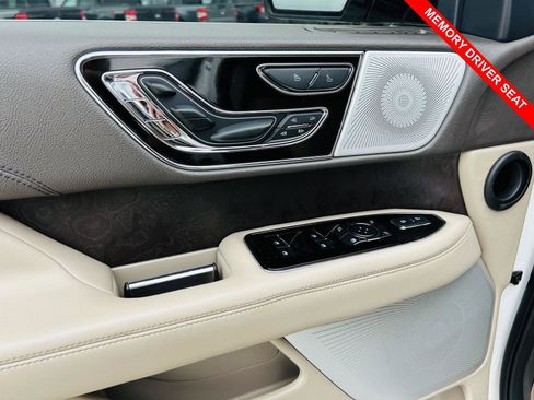 Used 2023 Lincoln Navigator Reserve AWD/4WD image 22