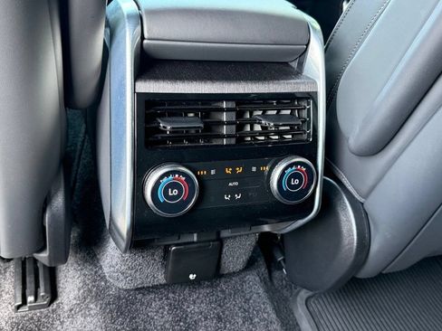 Certified 2025 Land Rover Range Rover SE AWD/4WD image 34