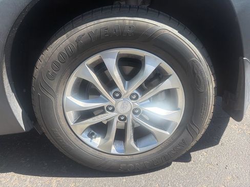 Used 2019 Hyundai Santa Fe SE FWD image 7