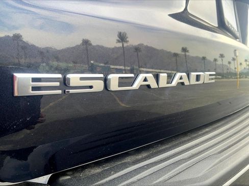 New 2026 Cadillac Escalade 4WD w/ LPO, Floor Liner Package image 31