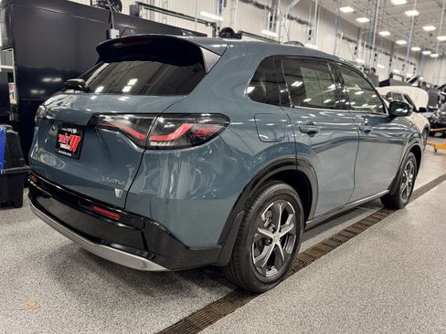 Used 2025 Honda HR-V EX-L image 3