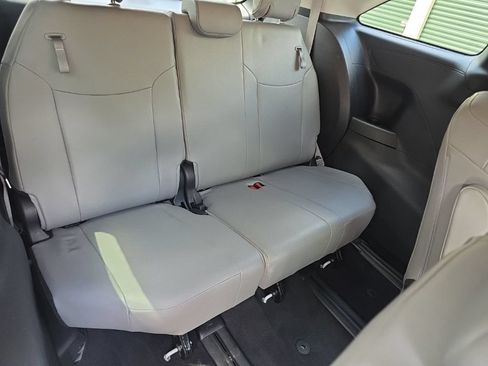 Certified 2025 Toyota Sienna XLE AWD/4WD image 15
