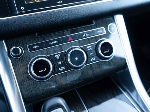 Used 2016 Land Rover Range Rover Sport HSE image 19