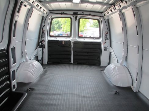 New 2026 GMC Savana 2500 w/ Driver Convenience Package RWD image 14