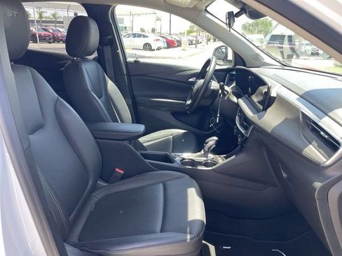 Certified 2024 Buick Encore GX Sport Touring FWD image 26