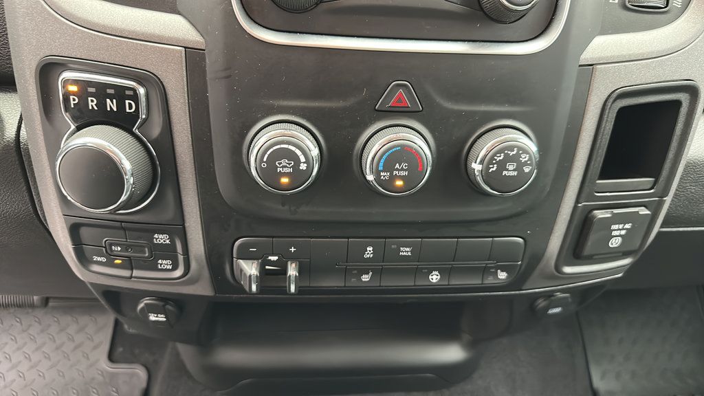 Used 2021 RAM 1500 Express AWD/4WD image 20