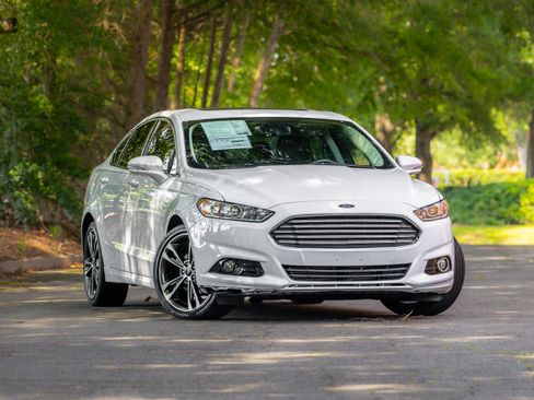 Used 2020 Ford Fusion Titanium FWD image 1