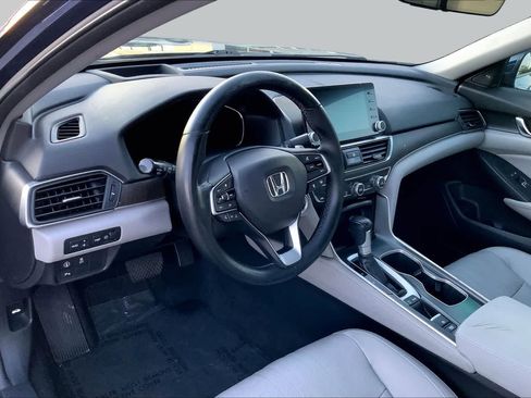 Used 2018 Honda Accord Touring image 17
