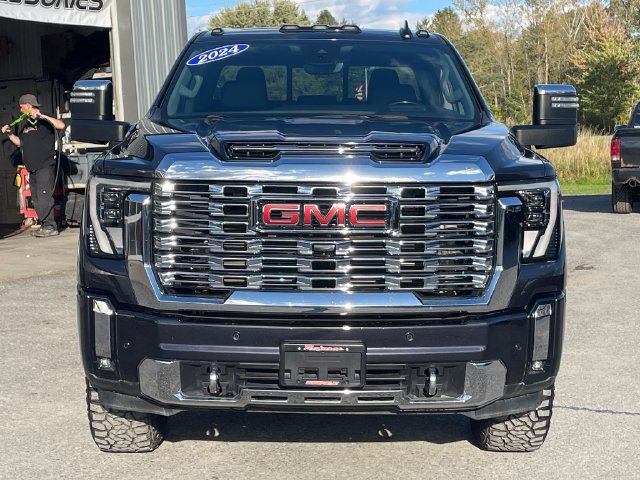Used 2024 GMC Sierra 2500 Denali w/ Denali Reserve Package AWD/4WD image 2