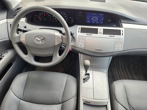 Used 2010 Toyota Avalon XL image 25