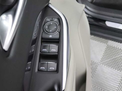 Used 2022 Cadillac XT4 Luxury AWD/4WD image 18