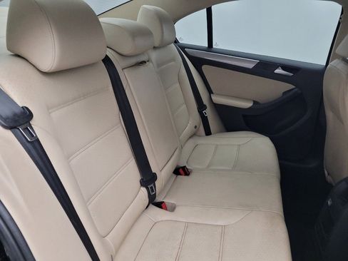 Used 2017 Volkswagen Jetta SE image 19