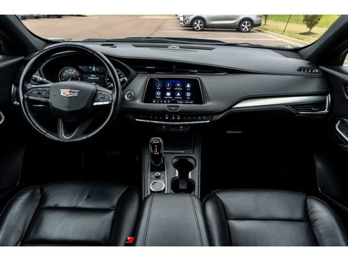 Used 2023 Cadillac XT4 Premium Luxury image 18