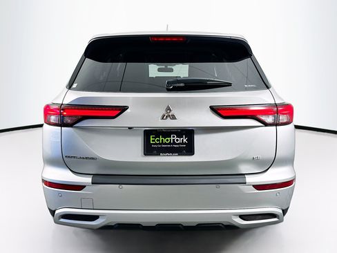 Used 2024 Mitsubishi Outlander SE AWD/4WD image 7