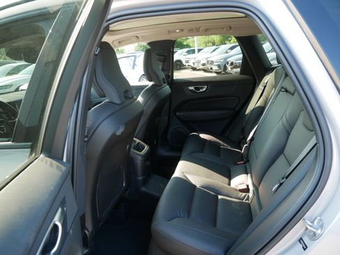 Used 2024 Volvo XC60 T8 Plus w/ Climate Package AWD/4WD image 11